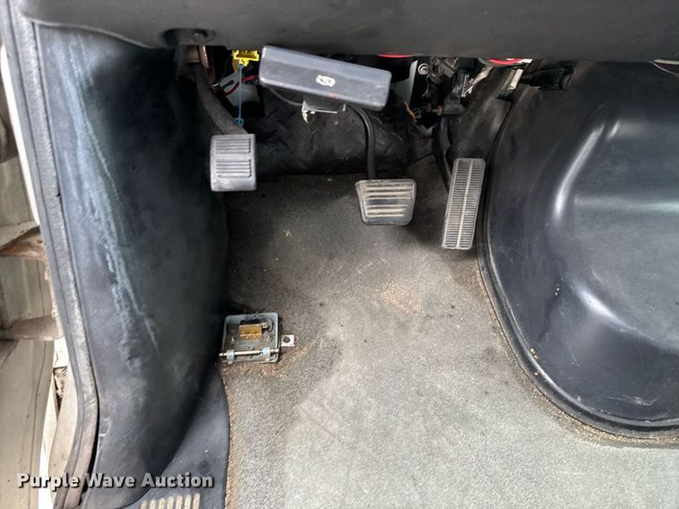 image for item DV2590 2009 Eldorado National shuttle bus