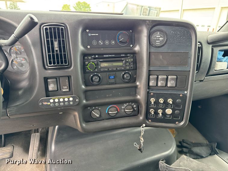 image for item DV2590 2009 Eldorado National shuttle bus