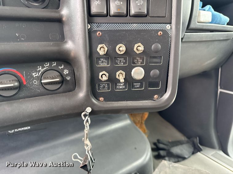 image for item DV2590 2009 Eldorado National shuttle bus