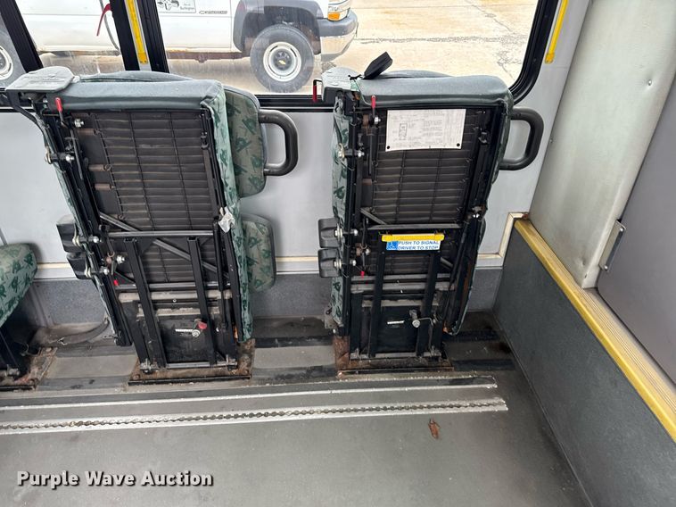 image for item DV2590 2009 Eldorado National shuttle bus