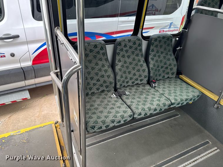 image for item DV2590 2009 Eldorado National shuttle bus