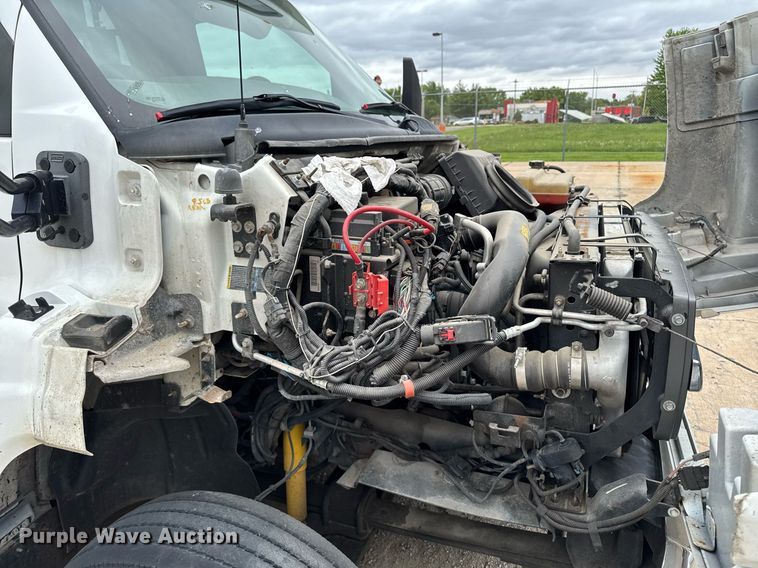 image for item DV2590 2009 Eldorado National shuttle bus