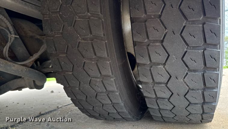 image for item DV2590 2009 Eldorado National shuttle bus