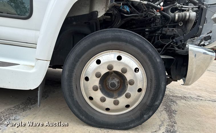 image for item DV2590 2009 Eldorado National shuttle bus