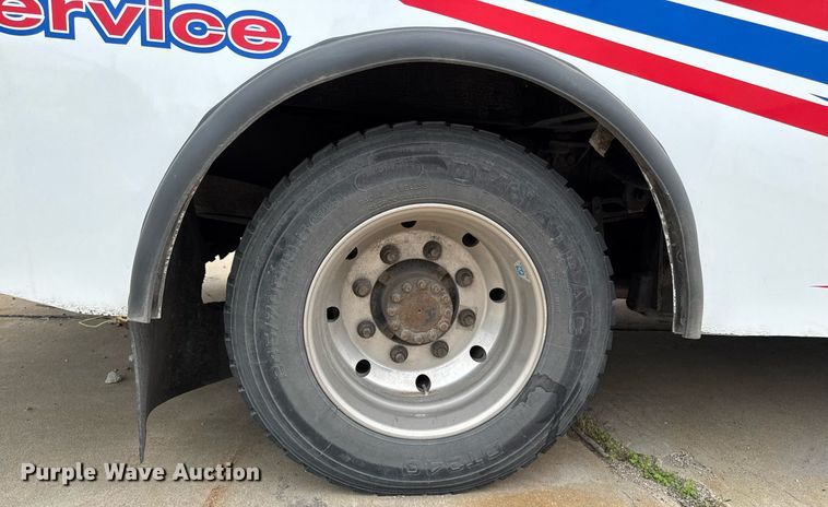 image for item DV2590 2009 Eldorado National shuttle bus