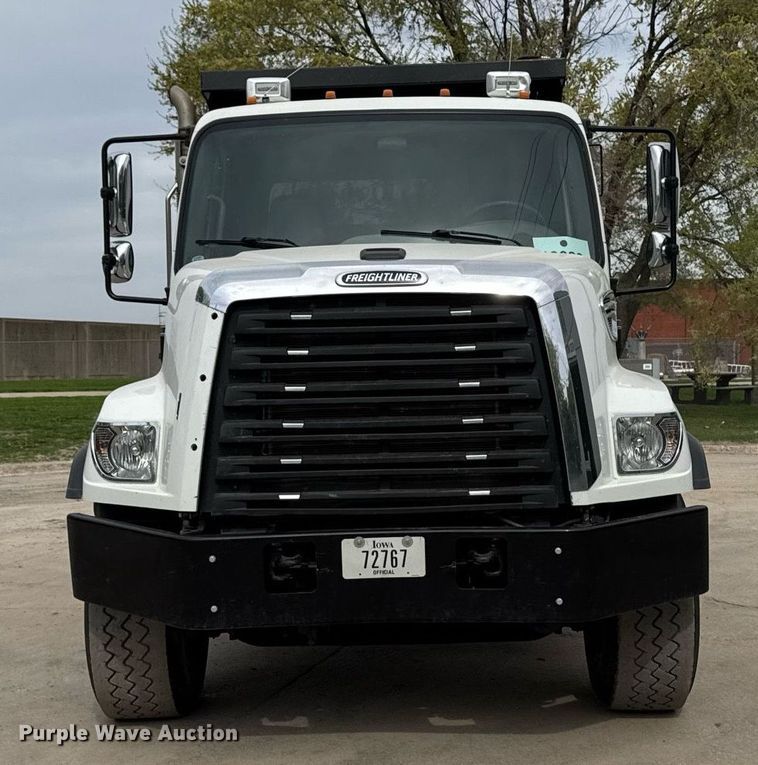 image for item DV2599 2013 Freightliner 108SD dump truck