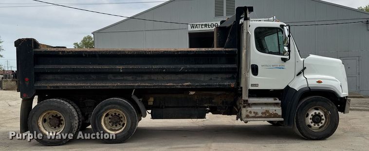 image for item DV2599 2013 Freightliner 108SD dump truck