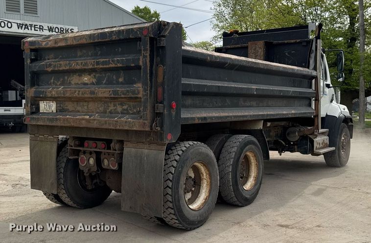 image for item DV2599 2013 Freightliner 108SD dump truck