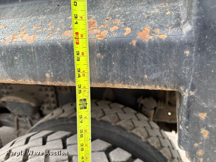 image for item DV2599 2013 Freightliner 108SD dump truck