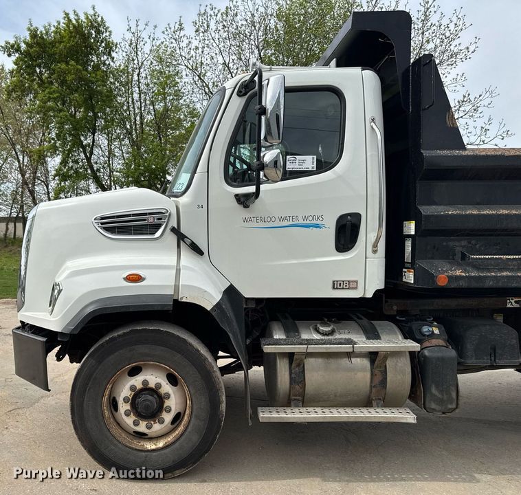 image for item DV2599 2013 Freightliner 108SD dump truck