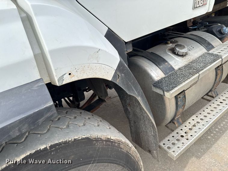 image for item DV2599 2013 Freightliner 108SD dump truck