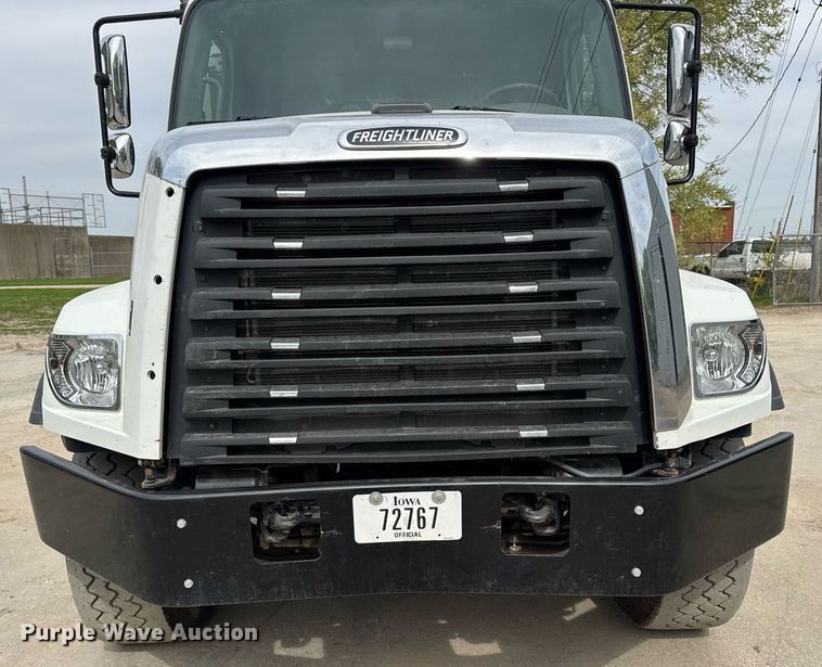 image for item DV2599 2013 Freightliner 108SD dump truck