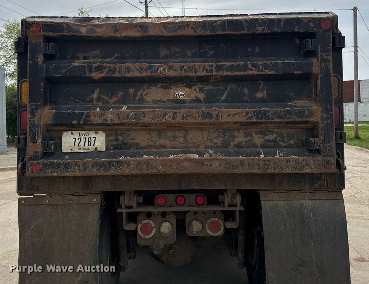 image for item DV2599 2013 Freightliner 108SD dump truck