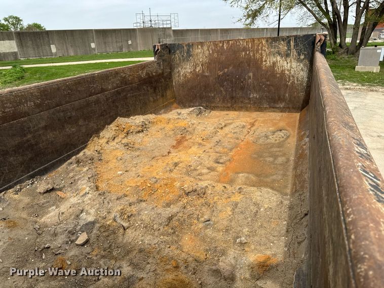 image for item DV2599 2013 Freightliner 108SD dump truck