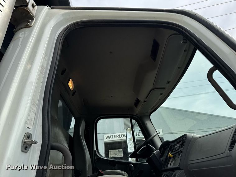 image for item DV2599 2013 Freightliner 108SD dump truck