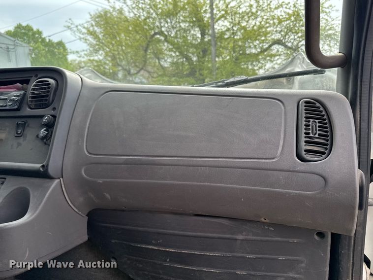 image for item DV2599 2013 Freightliner 108SD dump truck