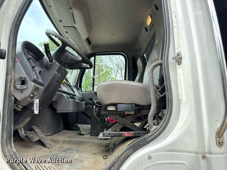 image for item DV2599 2013 Freightliner 108SD dump truck