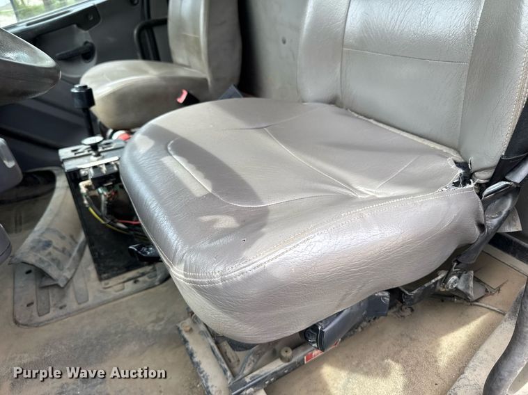 image for item DV2599 2013 Freightliner 108SD dump truck