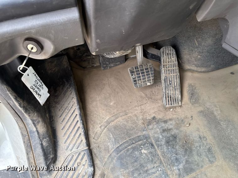 image for item DV2599 2013 Freightliner 108SD dump truck