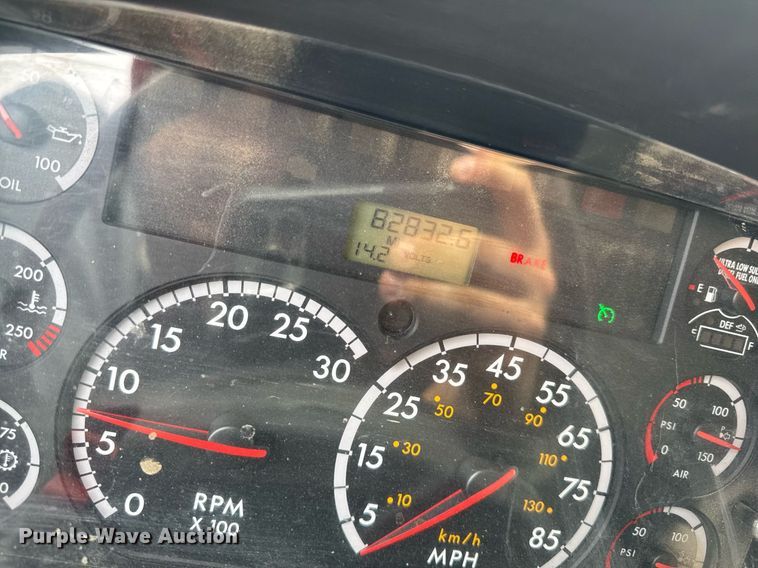 image for item DV2599 2013 Freightliner 108SD dump truck