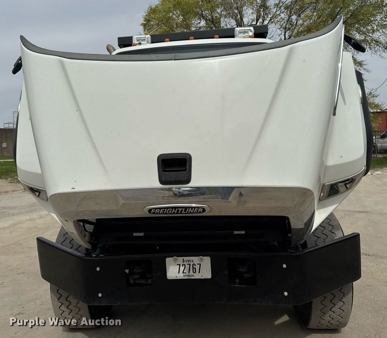 image for item DV2599 2013 Freightliner 108SD dump truck