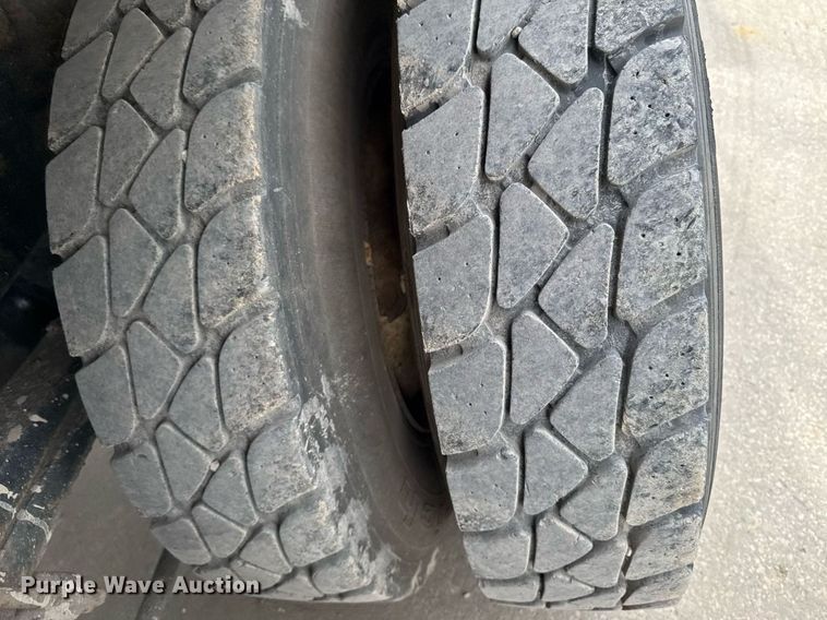 image for item DV2599 2013 Freightliner 108SD dump truck