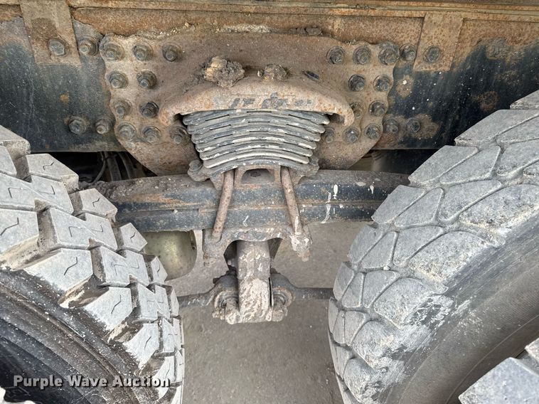 image for item DV2599 2013 Freightliner 108SD dump truck