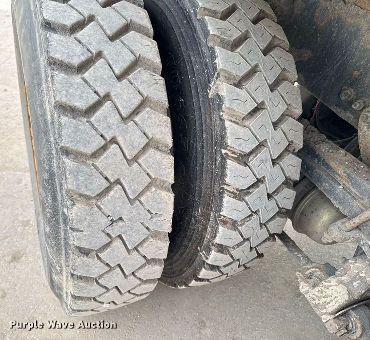 image for item DV2599 2013 Freightliner 108SD dump truck