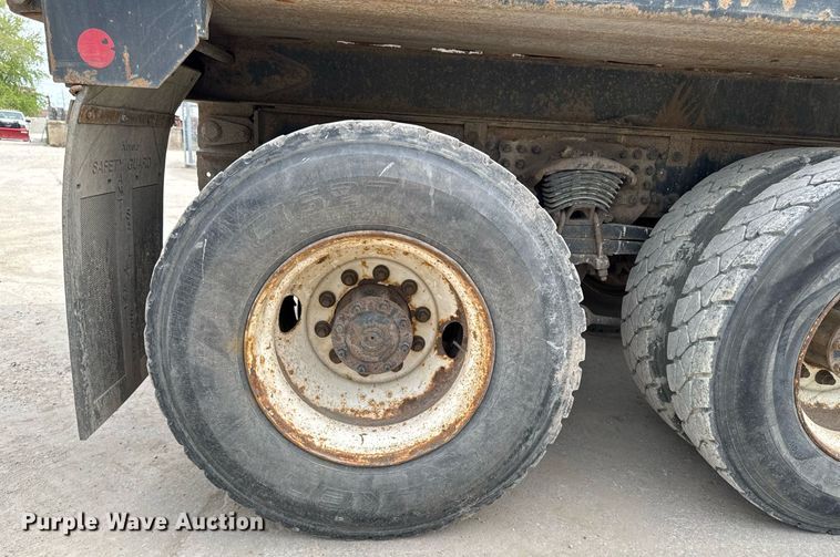 image for item DV2599 2013 Freightliner 108SD dump truck