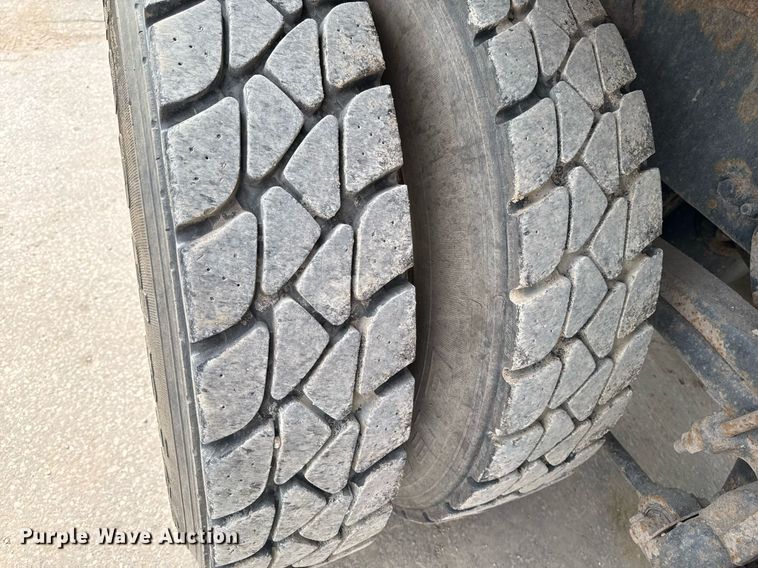 image for item DV2599 2013 Freightliner 108SD dump truck