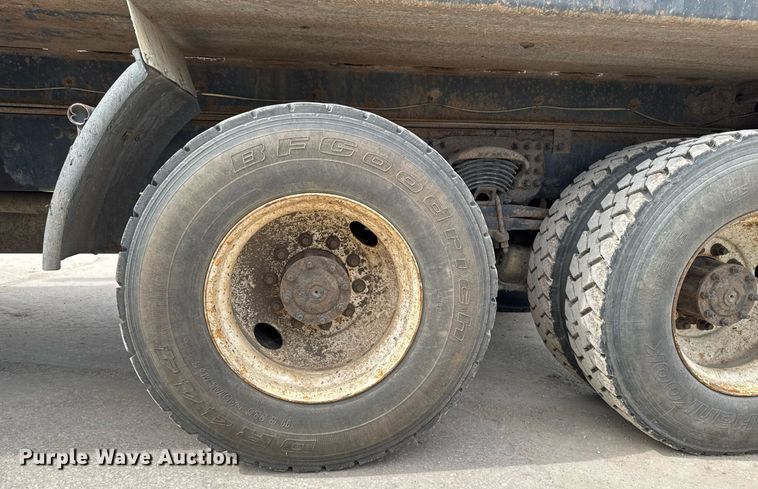 image for item DV2599 2013 Freightliner 108SD dump truck