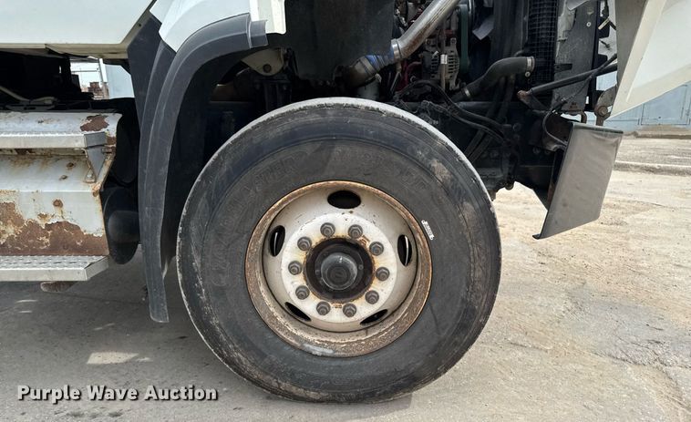 image for item DV2599 2013 Freightliner 108SD dump truck