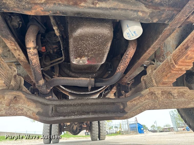 image for item DV2600 1976 International 1700 flatbed truck