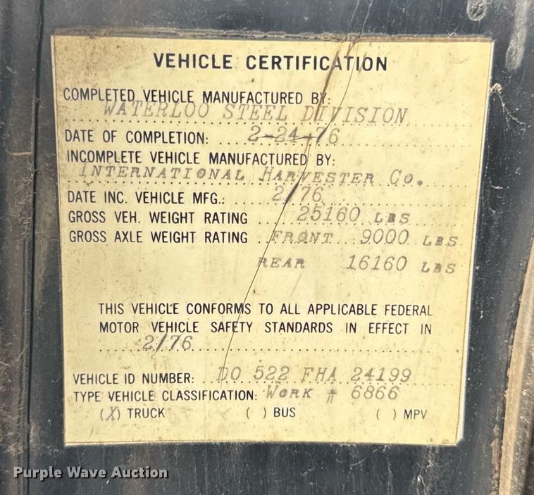 image for item DV2600 1976 International 1700 flatbed truck