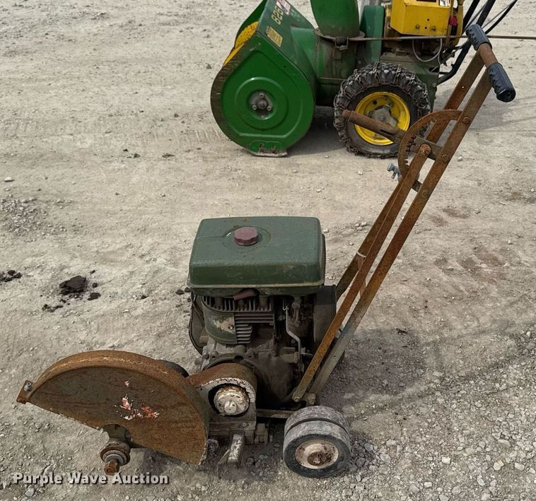 image for item DV2603 Lawn and garden equipment