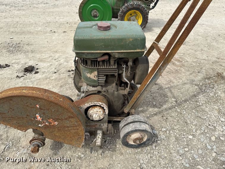 image for item DV2603 Lawn and garden equipment