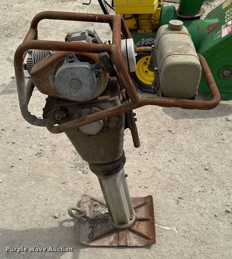 image for item DV2603 Lawn and garden equipment