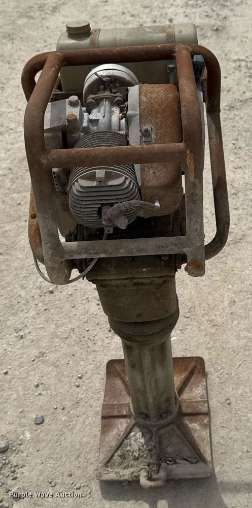 image for item DV2603 Lawn and garden equipment