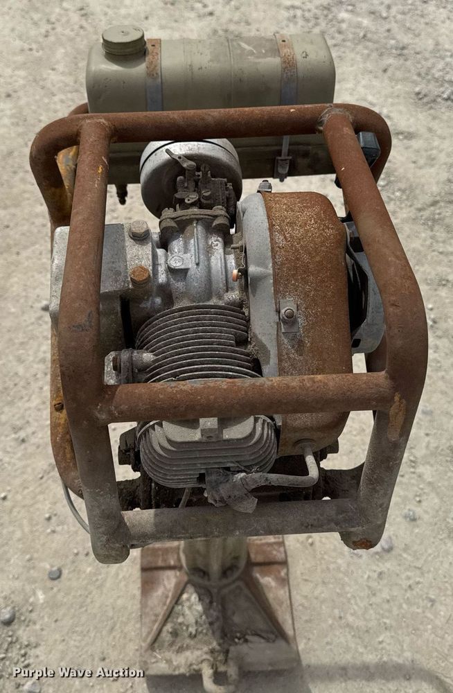 image for item DV2603 Lawn and garden equipment