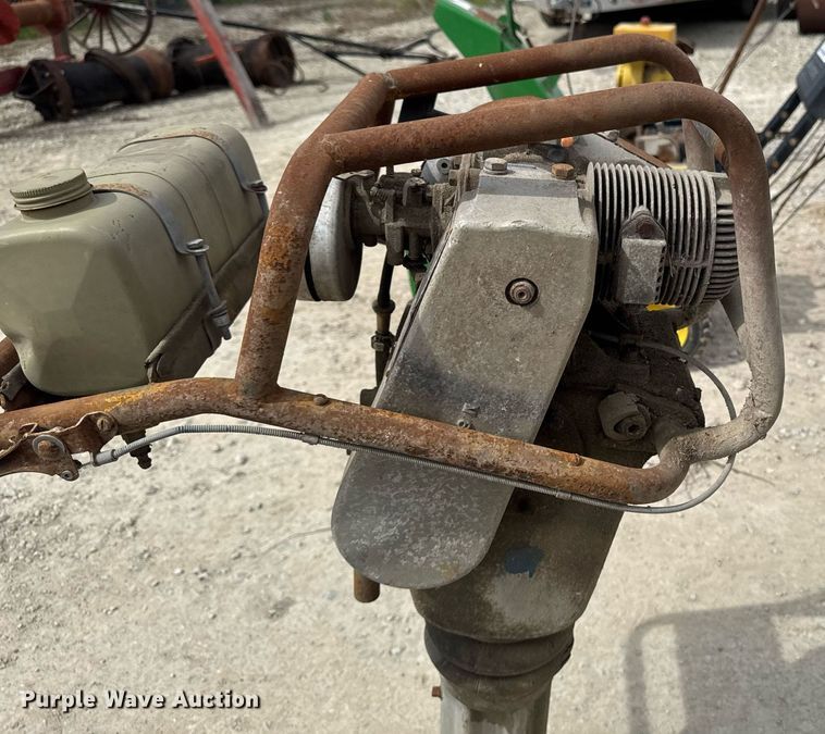 image for item DV2603 Lawn and garden equipment