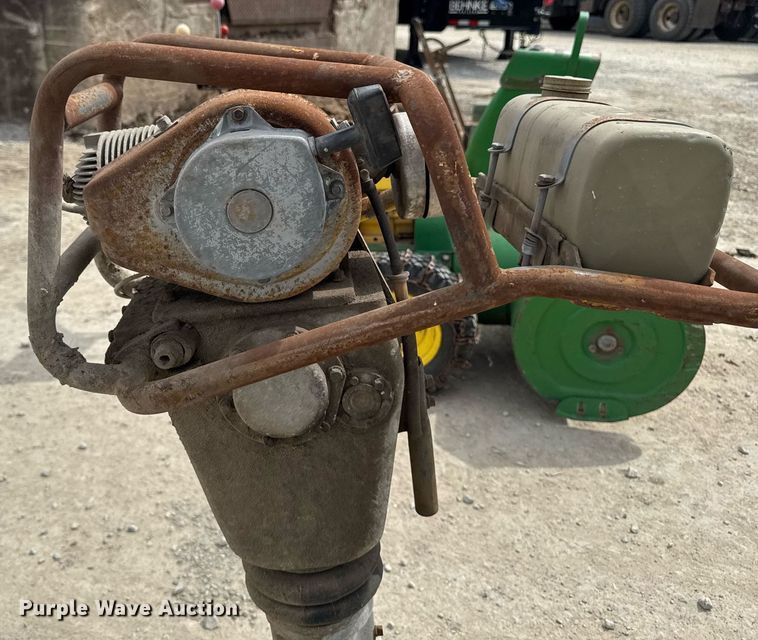 image for item DV2603 Lawn and garden equipment