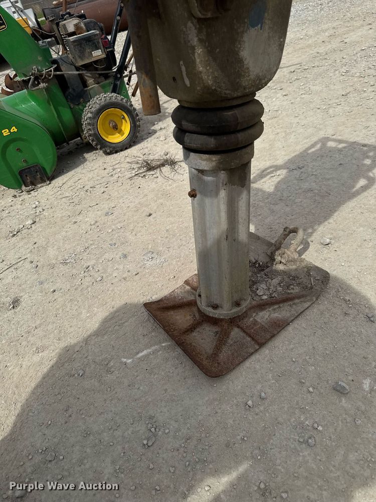 image for item DV2603 Lawn and garden equipment