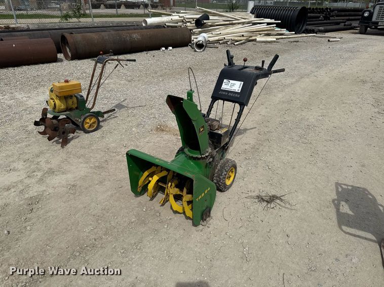 image for item DV2603 Lawn and garden equipment