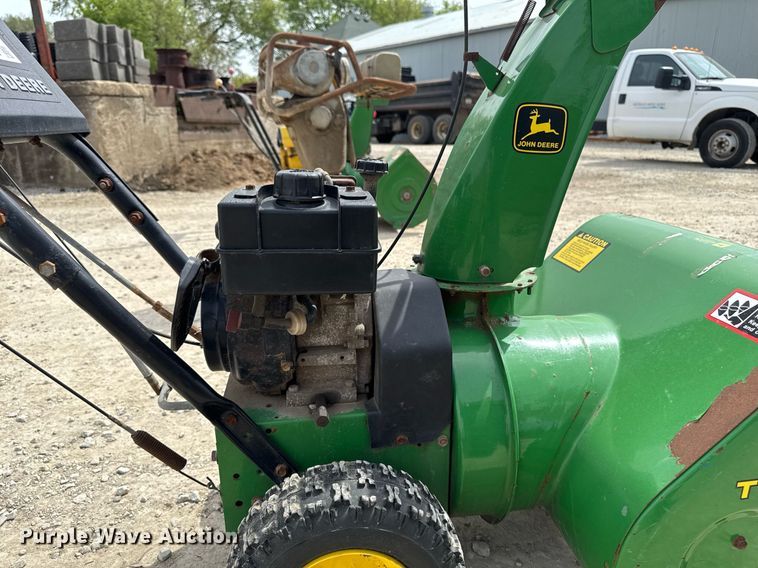 image for item DV2603 Lawn and garden equipment