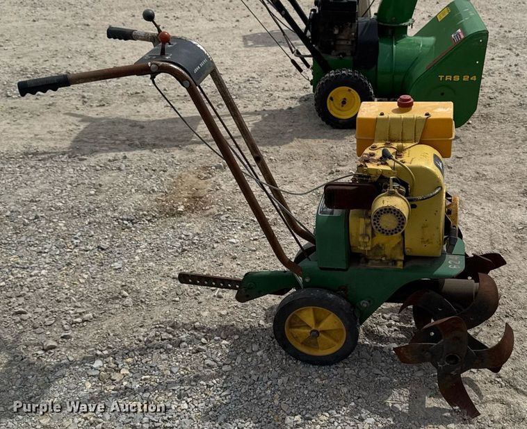 image for item DV2603 Lawn and garden equipment