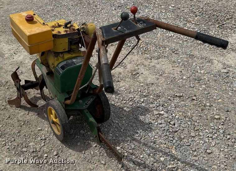 image for item DV2603 Lawn and garden equipment