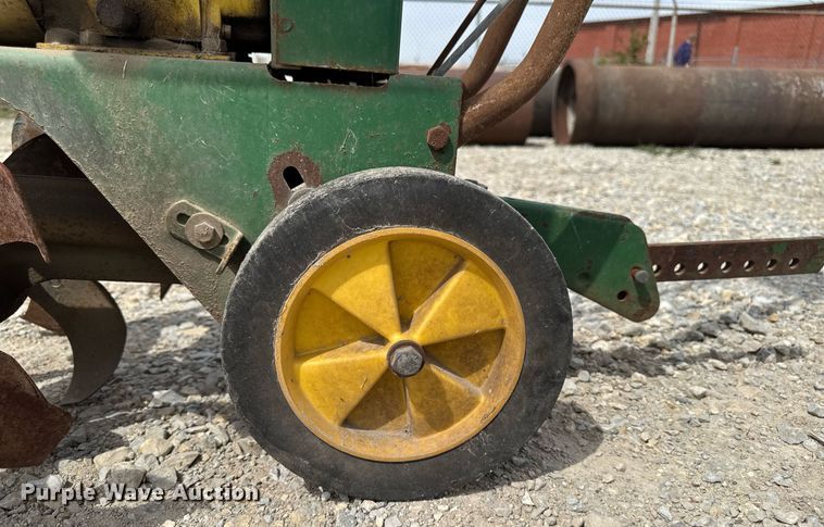 image for item DV2603 Lawn and garden equipment