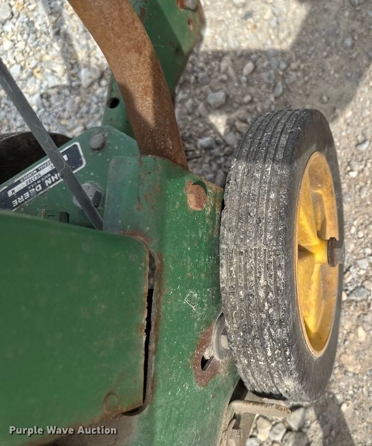 image for item DV2603 Lawn and garden equipment