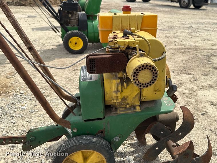 image for item DV2603 Lawn and garden equipment