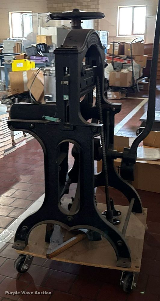 image for item DV2606 Challenge Machinery Company Advance paper cutter